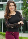 Blusa com manga em renda